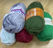 Load image into Gallery viewer, Small Yarn Lucky dip 500g (no wool)