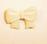Cream bow button - shanked 15mm   BBbowcream
